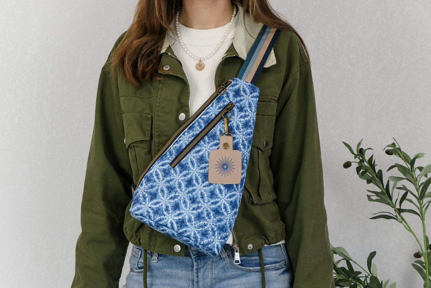 A Sporty Sling Bag Ready for Everyday Adventures – Sallie Tomato