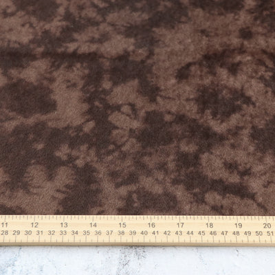 Corte empaquetado de 1/2 yarda: piel sintética de bosque tonal con teñido anudado