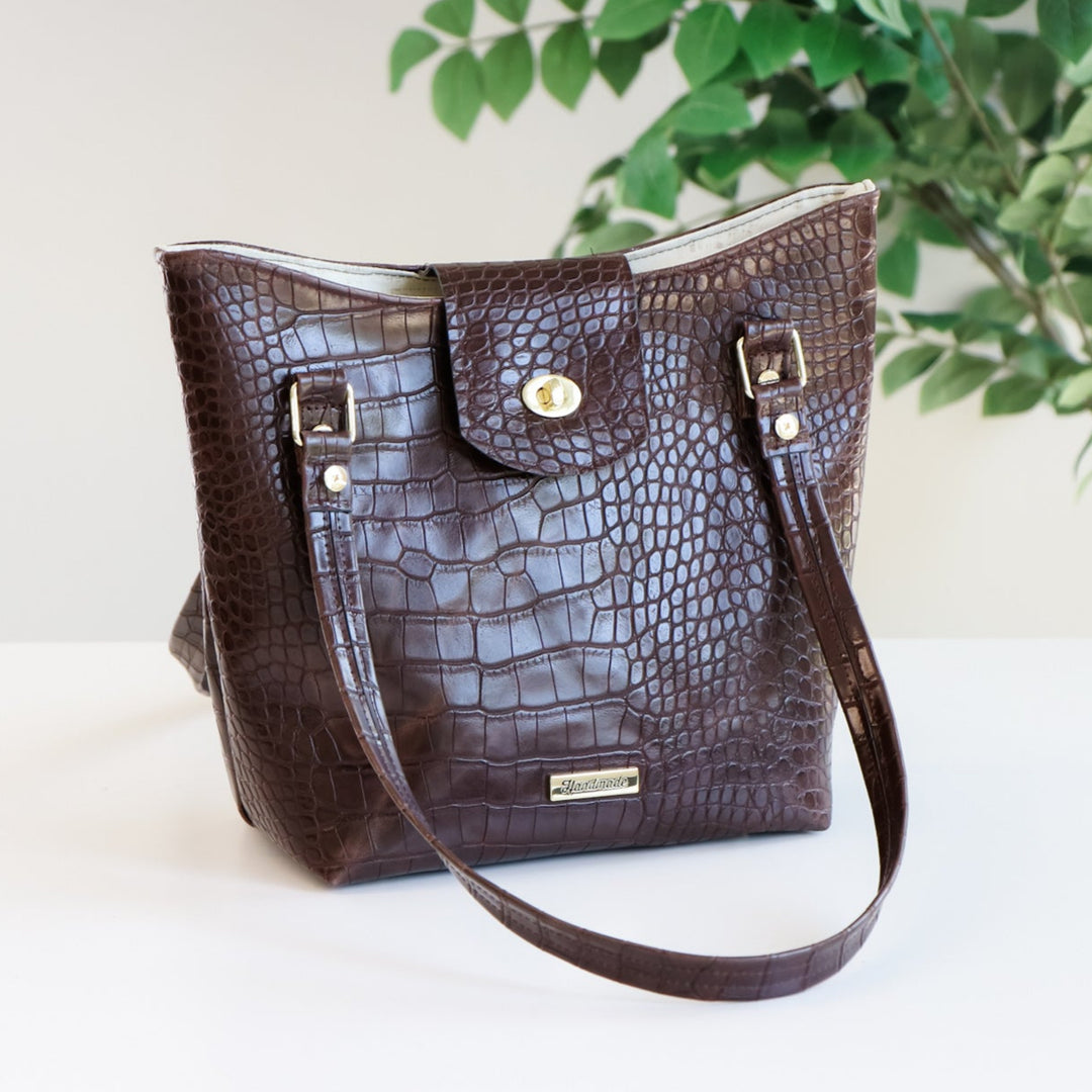 Small Classic Turn Lock – Sallie Tomato