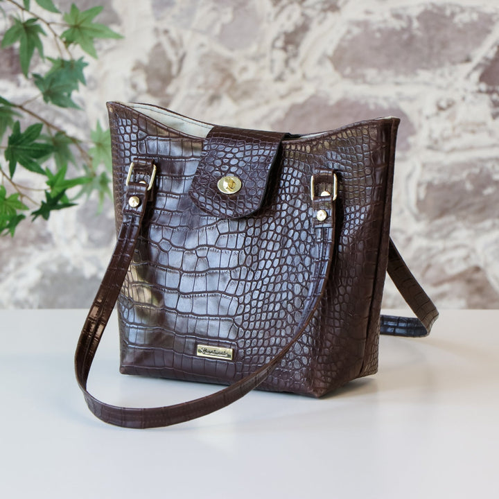 lady　0724 Dawn/Natural Stripe Crochet Medium Crochet Tote