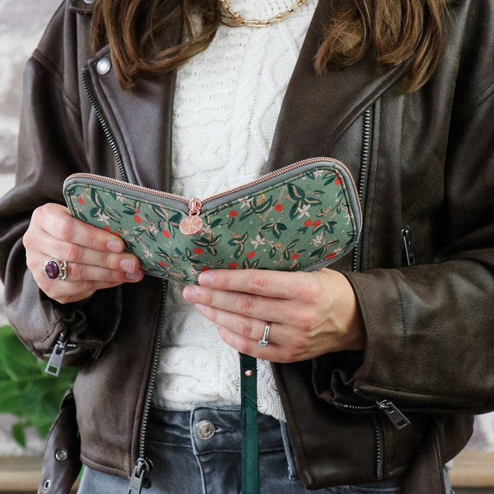 AUBERGE FEUILLE ウォレットポーチ デュプイ社カーフレザー24AW Bertie Wallet Paper Pattern – Sallie Tomato