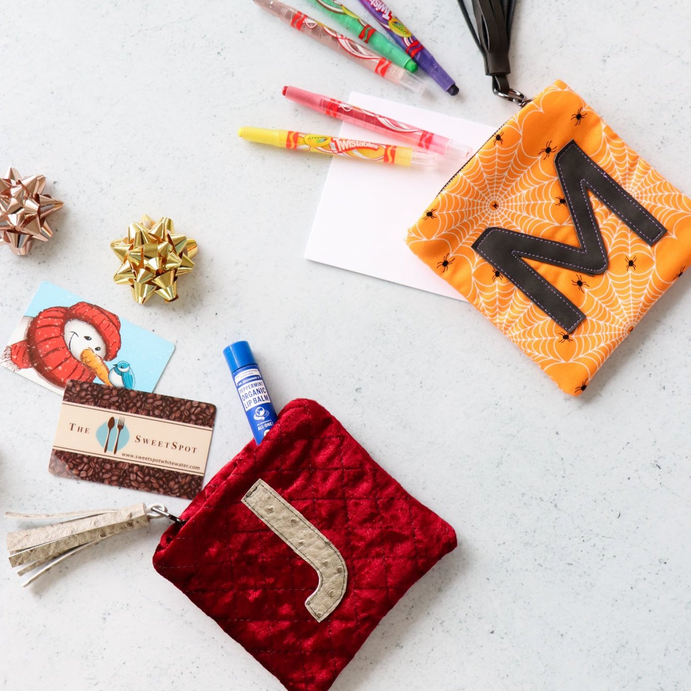¡Gratis! Descarga instantánea de bolsa con monograma