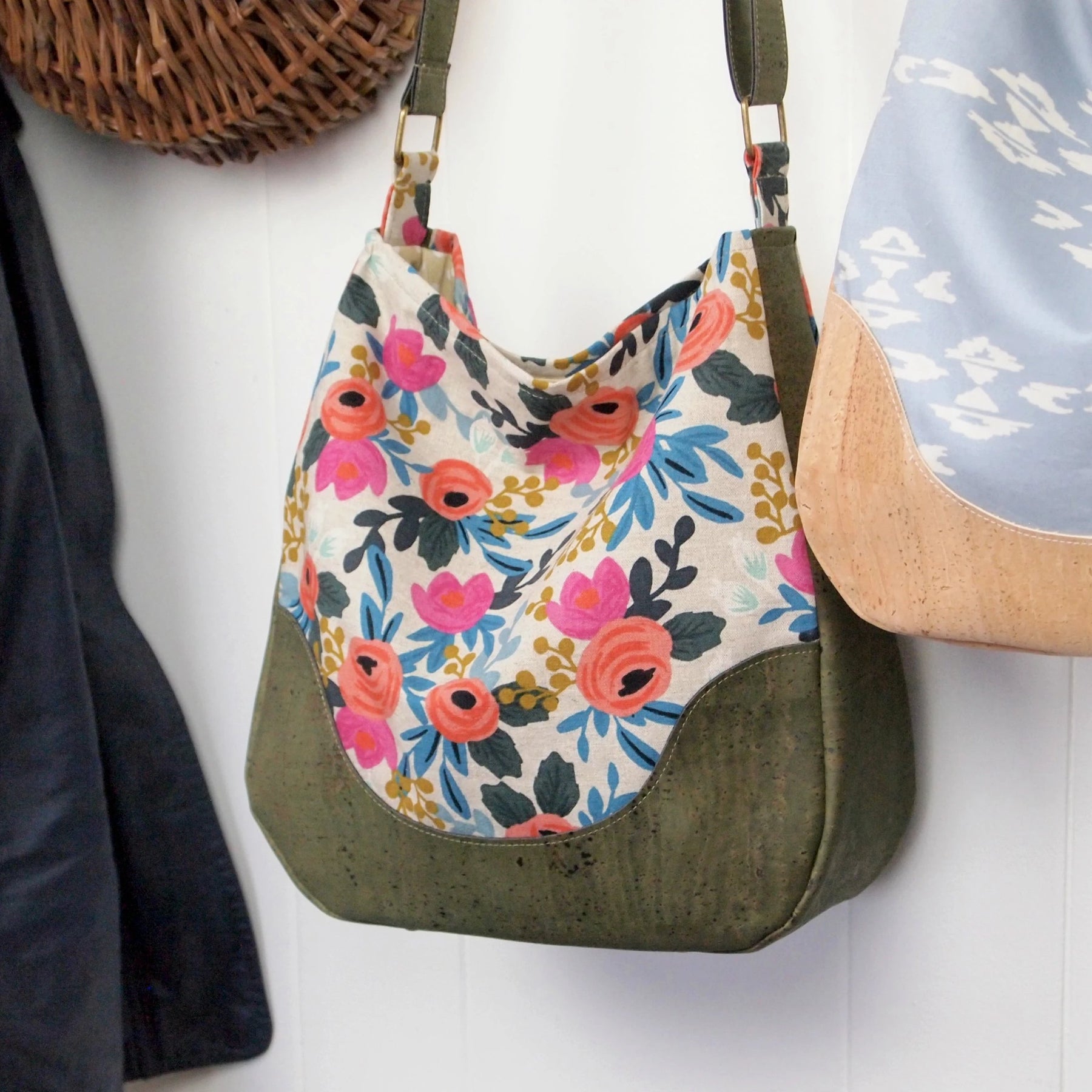 Holly Hobo Bag Kit by Sallie Tomato - Quiltfolk