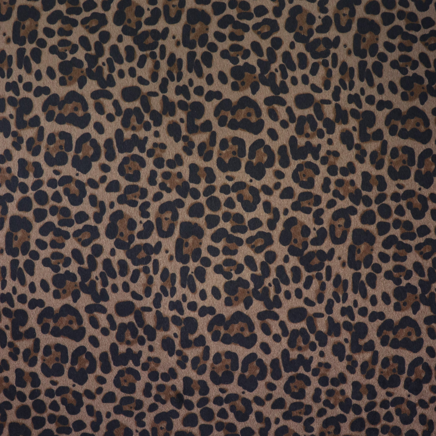 Piel sintética de leopardo, carbón y moca